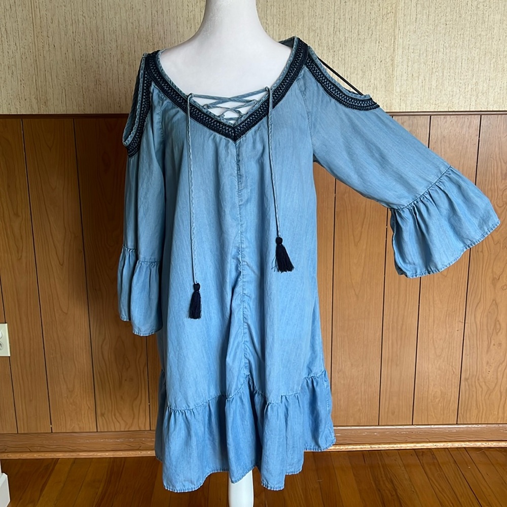 Crown & ivy  Ruffled Tiered Sundress with Off-the-Shoulder Bell Sleeves Size L